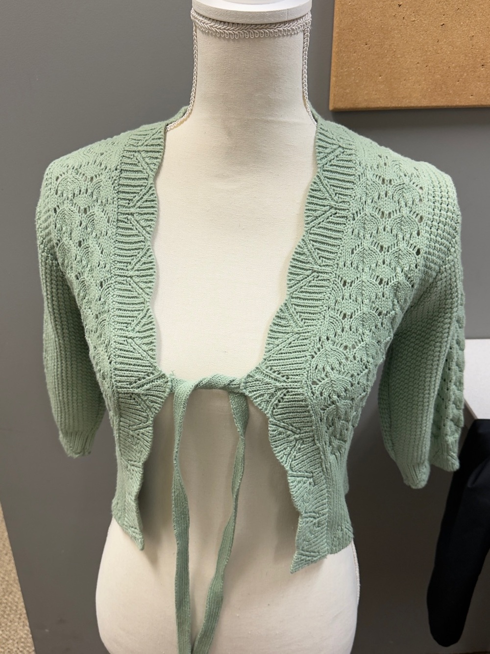 Tie-Front Scalloped‎ Knit Bolero Shrug in Mint